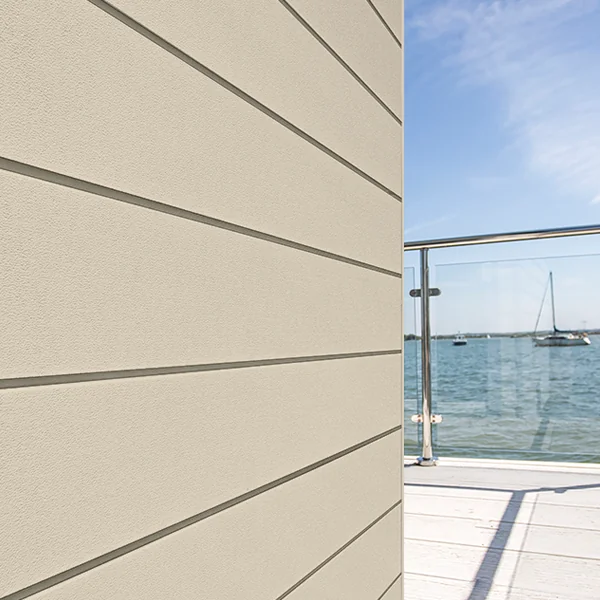 Lame de bardage Cedral Click finition Smooth - couleur Blanc vanille C02 - ép.12,0 MM - 186 MM x 3600 MM