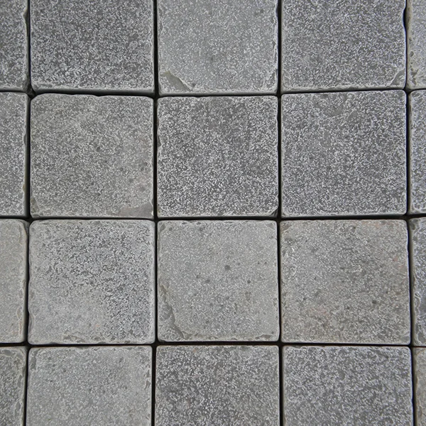Pavé scié antique décoratif en pierre naturelle CALCAIRE BESTONE - gris - 12x12 cm ép. 4 cm